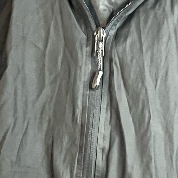 UNDER ARMOUR Storm x essential Black Hooded Rain Jacket new without tag - Picture 2 of 16